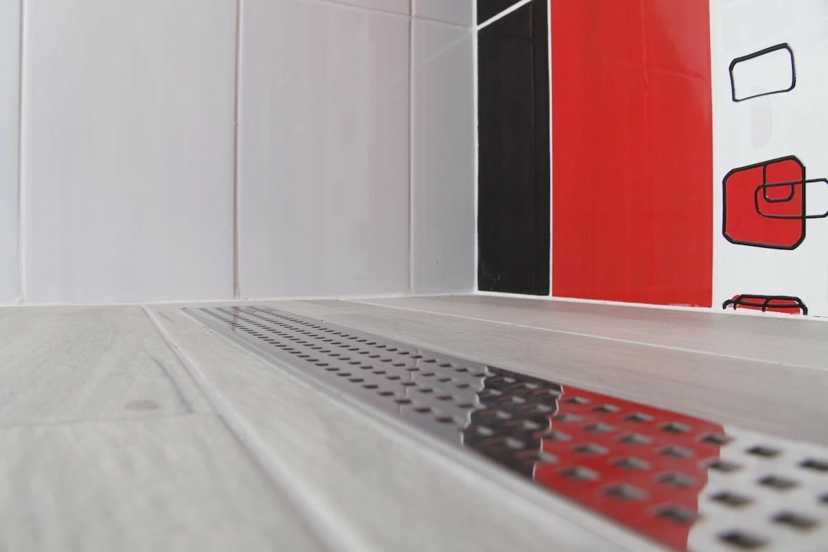 Nerezový sprchový žlab - 700 mm - komplet